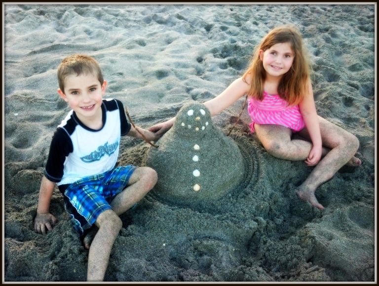 Caitlin, Jakob & the Florida Beach Snowman